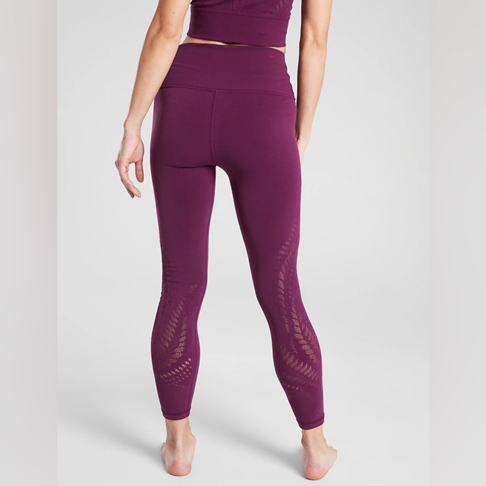Athleta WARP KNIT 7/8 TIGHT Velvet Plum S/M